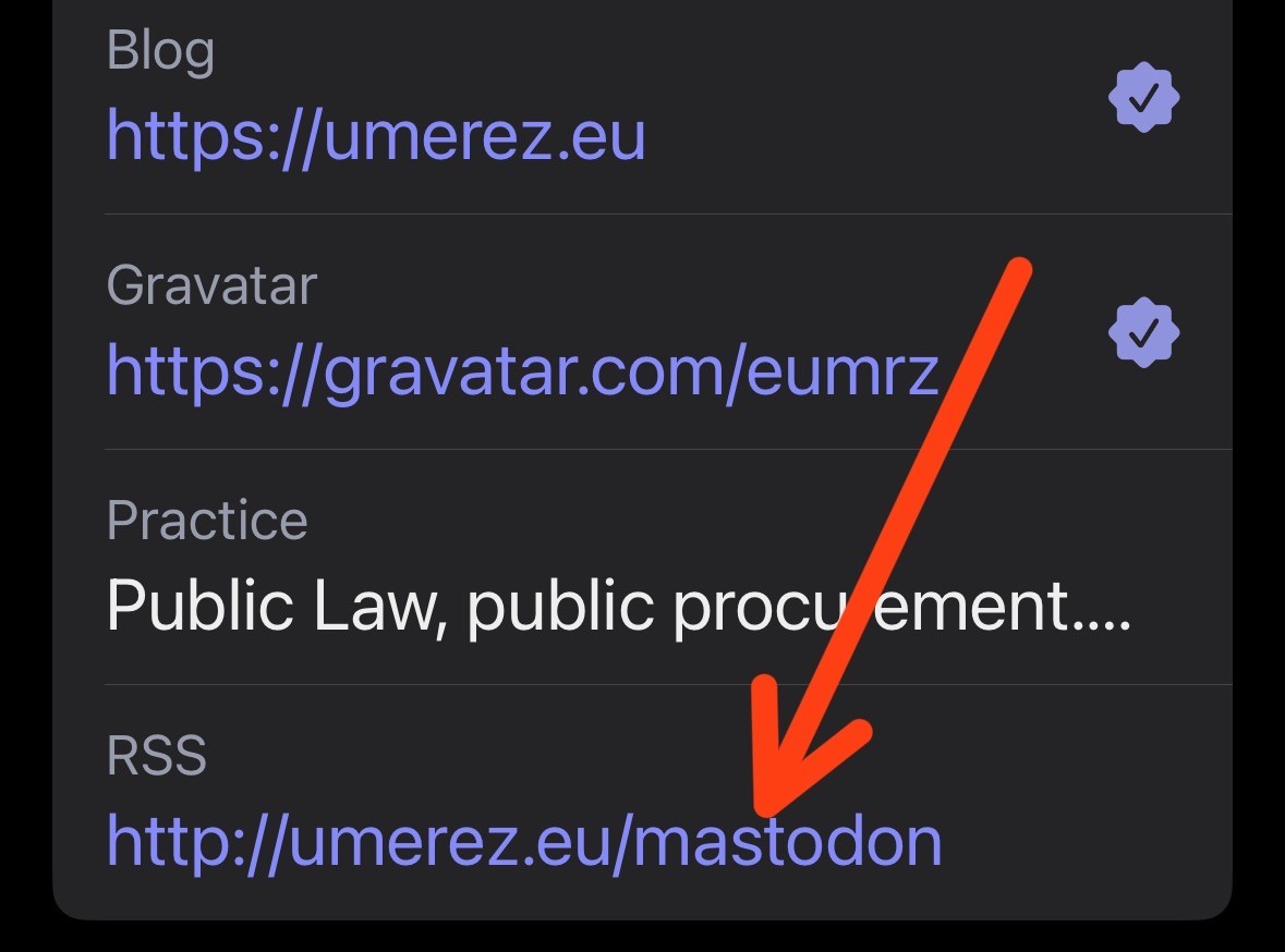 Esteban’s URLs in his Mastodon profile, linking to his blog, his gravatar profile. A red arrow points to his RSS feed link, which is a redirect built following @jarrod’s post. 